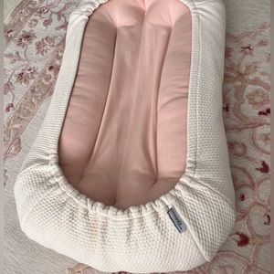 Snuggle me organic lounger